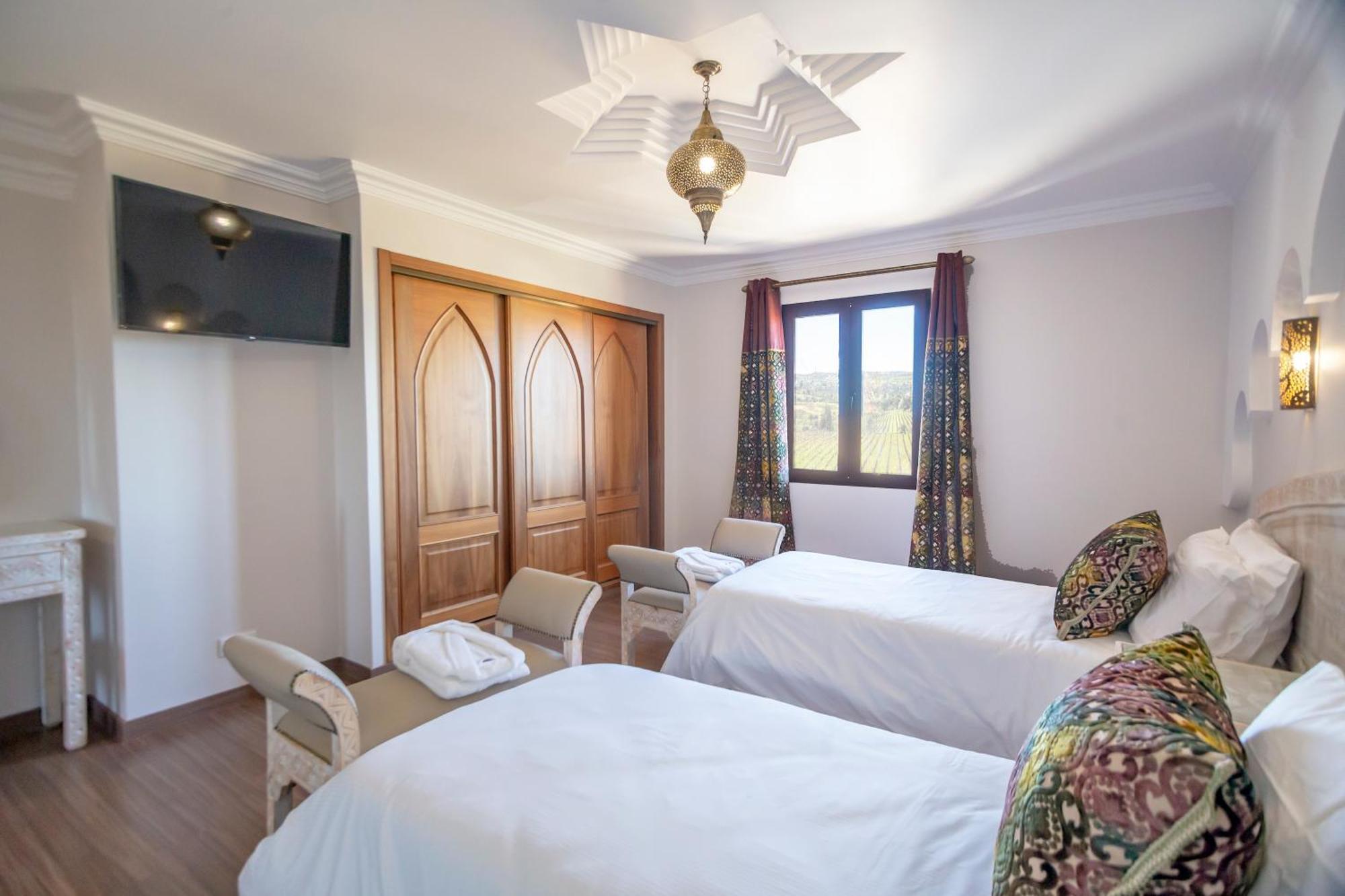 Al Karob Yoga Boutique Hotel Guia  Extérieur photo