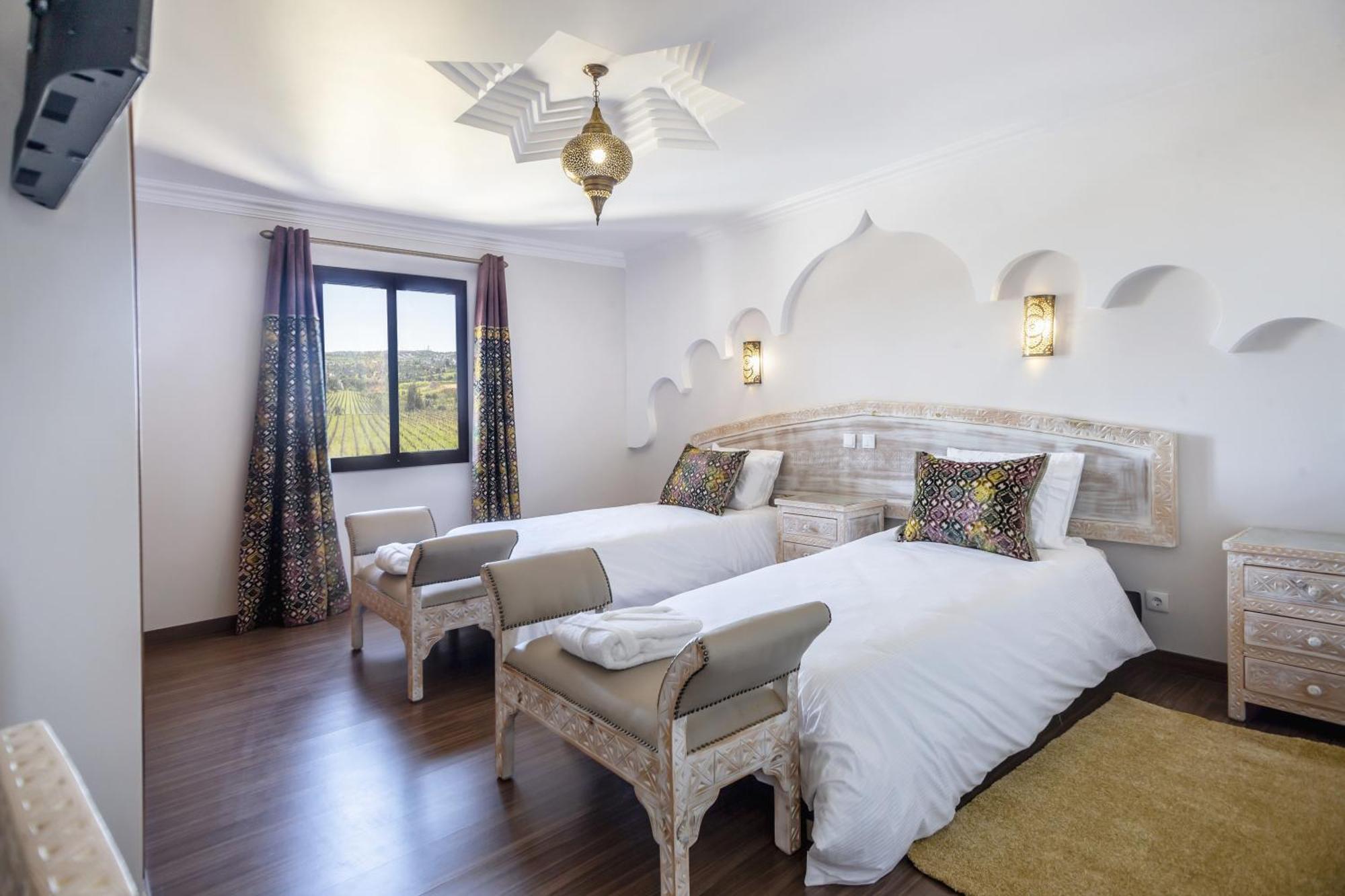 Al Karob Yoga Boutique Hotel Guia  Extérieur photo